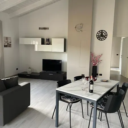 Апартаменти La Casa Nel Bosco